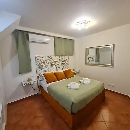 Re Tancredi Nocleg ze śniadaniem *
